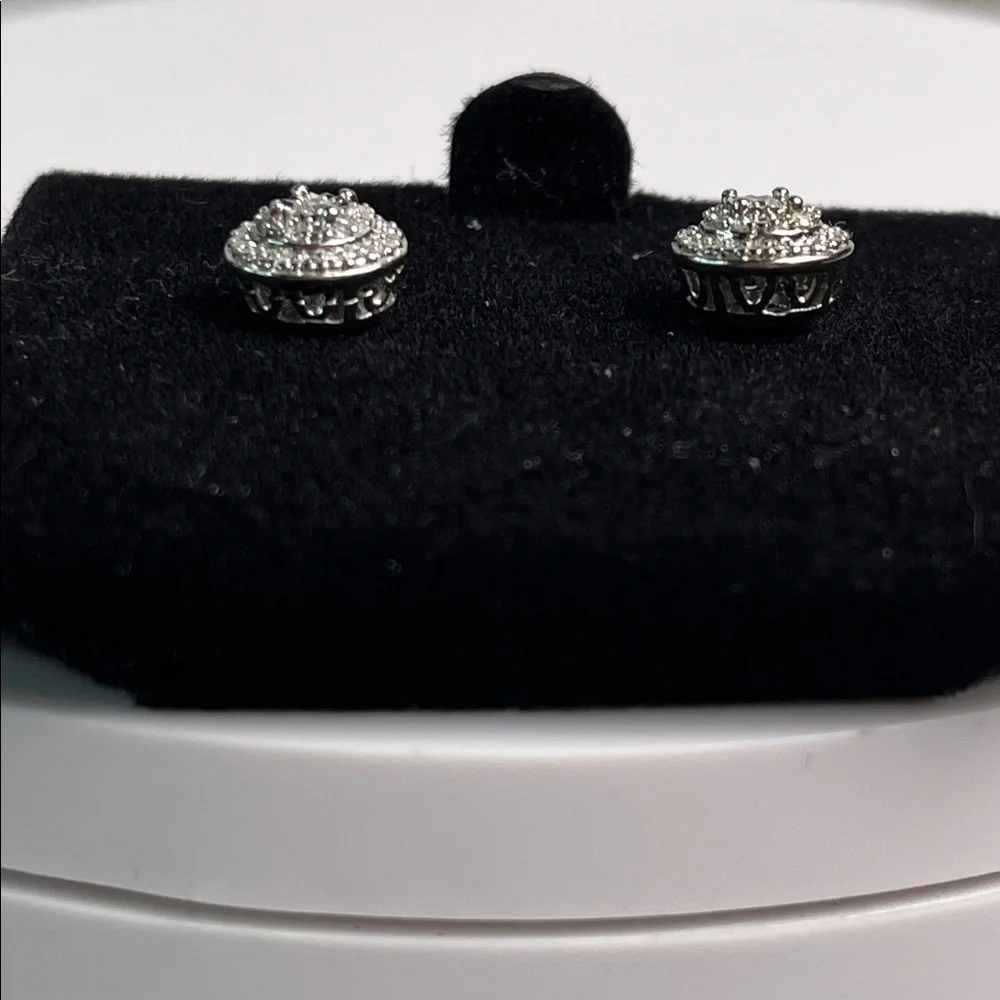 R.H. Macy & Co. Bridge Diamond 1/10 CTW Sterling Silver Stud Earrings NWT - Picture 8 of 8